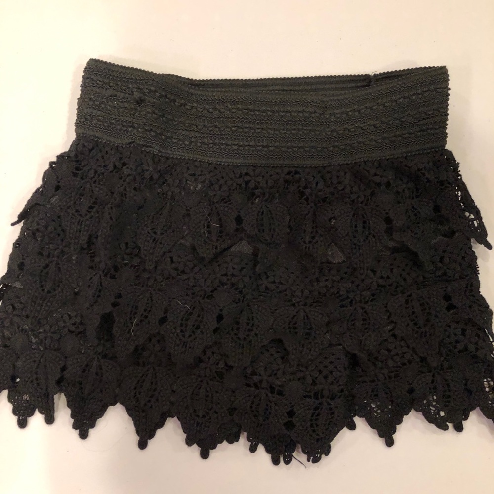 Black Elastic Lace Shorts
